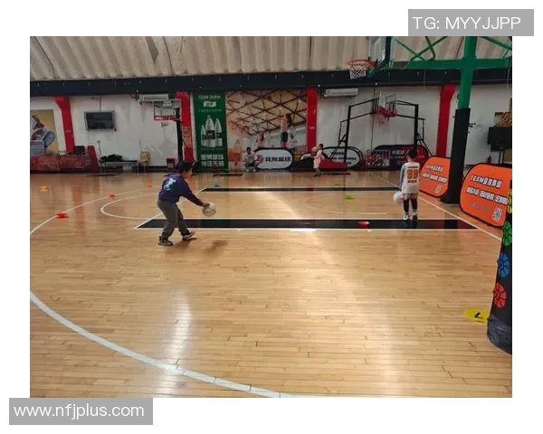 从篮球场到绿茵场：探析篮球明星转战足球领域的挑战与机遇