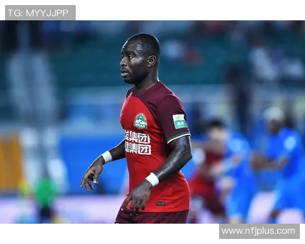 当红美女为爱逐梦绿茵场勇敢追求足球球星的浪漫故事 当红美女为爱逐梦绿茵场勇敢追求足球球星的浪漫故事