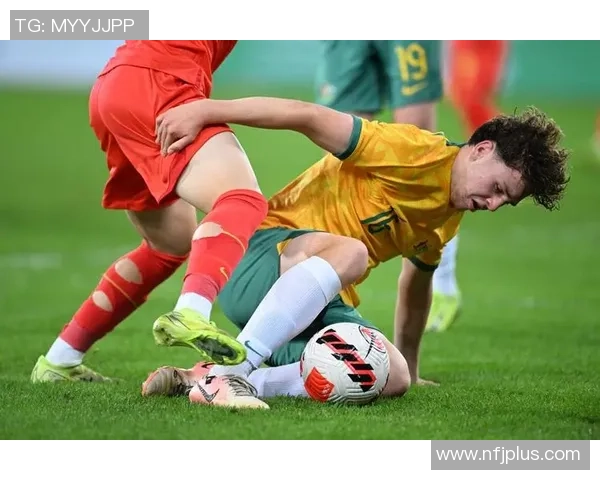 聚焦当代男足球星风采展现绿茵场上热血拼搏瞬间 聚焦当代男足球星风采展现绿茵场上热血拼搏瞬间